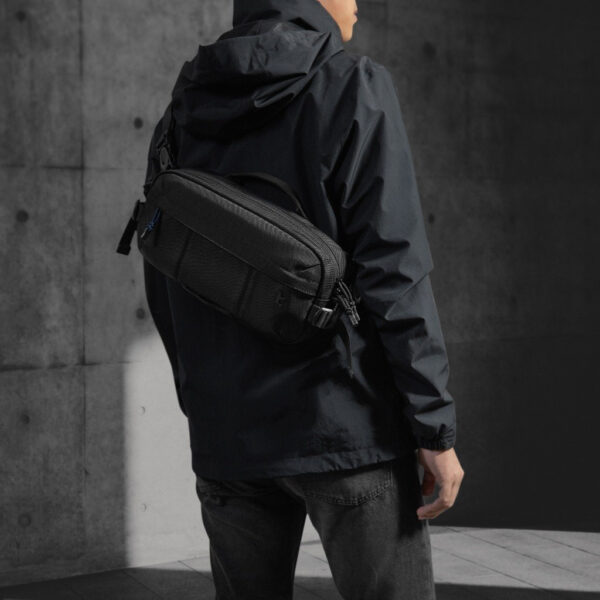 Tomtoc Wander T26 Daily Sling Bag Men Crossbody Bag Chest Bag Fashion Tablet Bag - Beg Silang Lelaki
