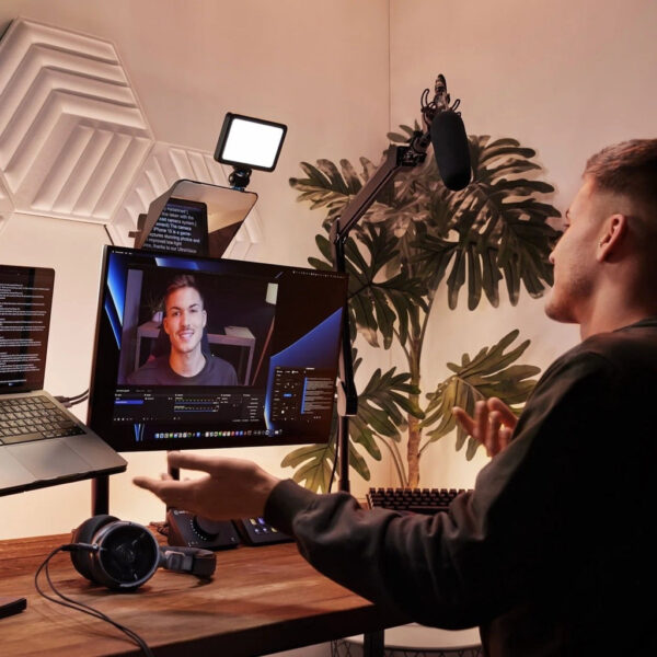 ELGATO PROMPTER - ALL IN ONE TELEPROMPTER AND MONITOR - 10WAD9901